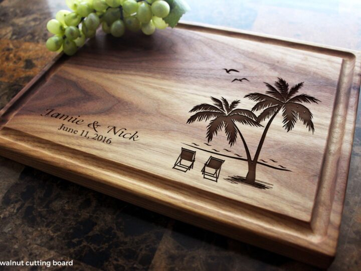 Custom-cutting-board-beach-gift